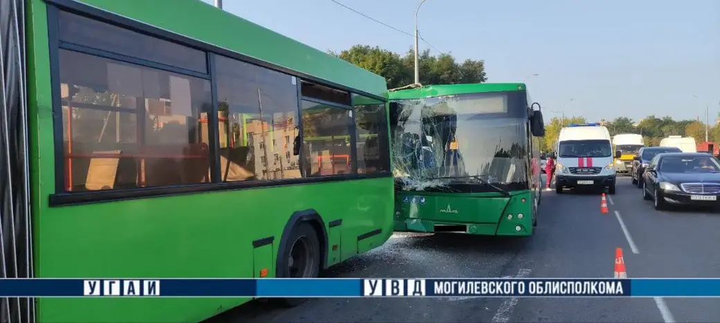 26.08.2024 г. Могилев. ДТП на перекрестке пр. Мира и ул. Королева. Фото: УГАИ УВД облисполкома