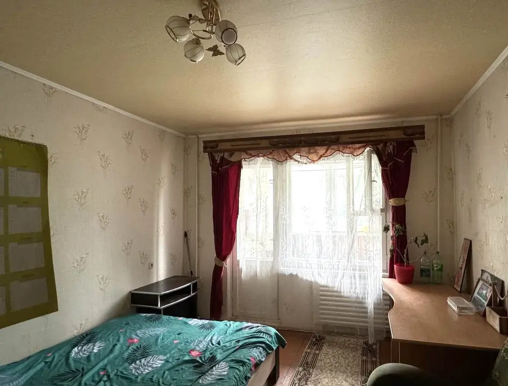 Трехкомнатная бюджетная.