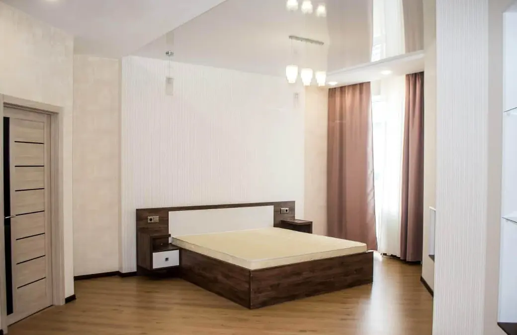 Трехкомнатная подороже.