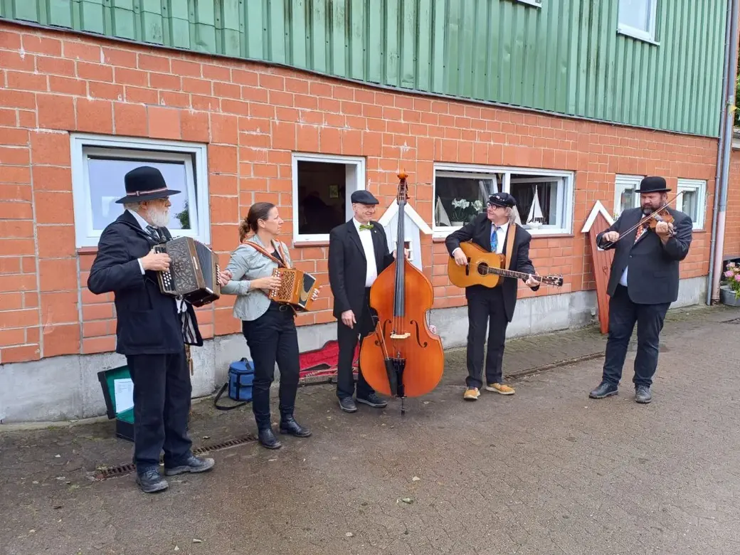 Рендсбург, Германия. Конный манеж. В выходные тут можно послушать выступление уличных музыкантов