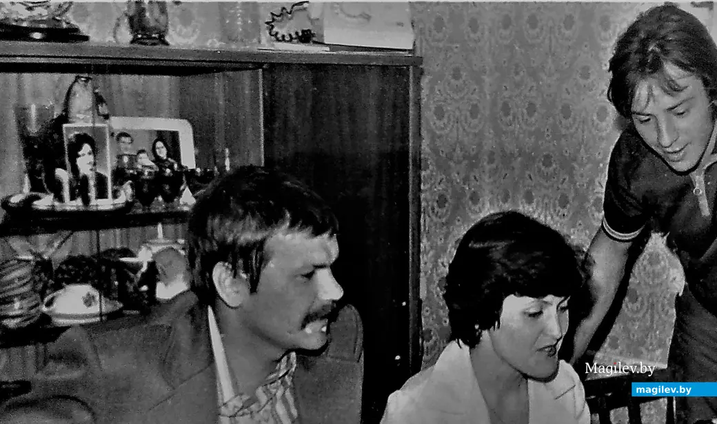 1970-е годы, Могилев. Коля Клишевич (слева) в любой ситуации всегда готов схохмить. С самым серьезным лицом.