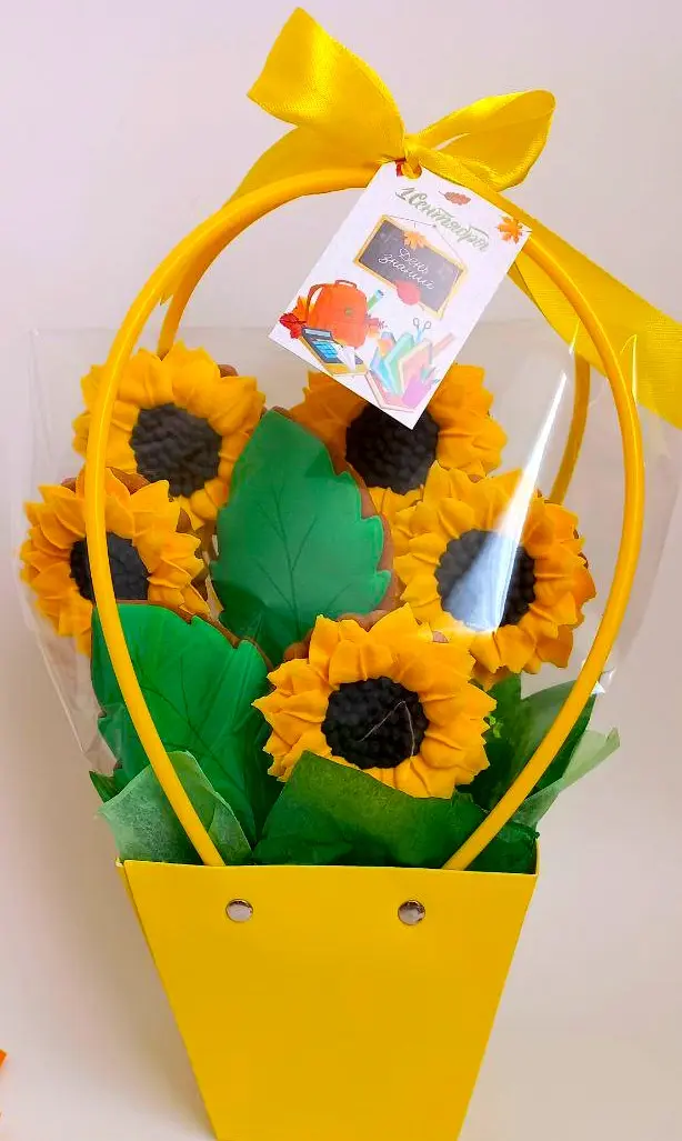 Десерты, изготовленные Натальей Башкировой.