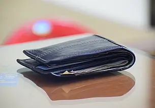 У могилевчанина из тумбочки в общежитии пропали деньги: их прикарманил сосед по комнате