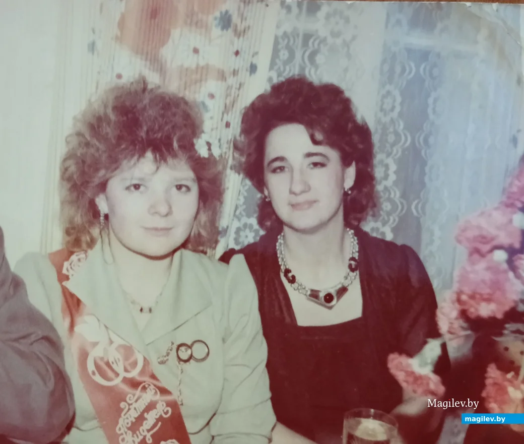 1980-е. Екатерина Глаз (справа) на свадьбе у подруги в Заполье.