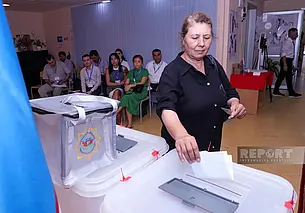 В Азербайджане стартовали досрочные выборы в парламент