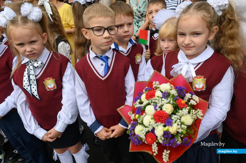 02.09.2024. Ул.Семенова,34. Начало учебного года в средней школе №17