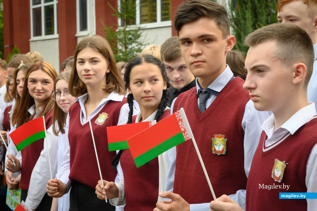 02.09.2024. Ул.Семенова,34. Начало учебного года в средней школе №17