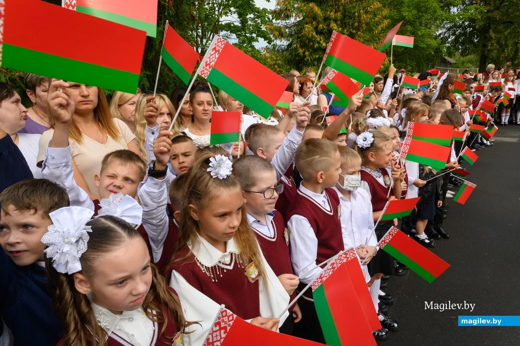 02.09.2024. Ул.Семенова,34. Начало учебного года в средней школе №17