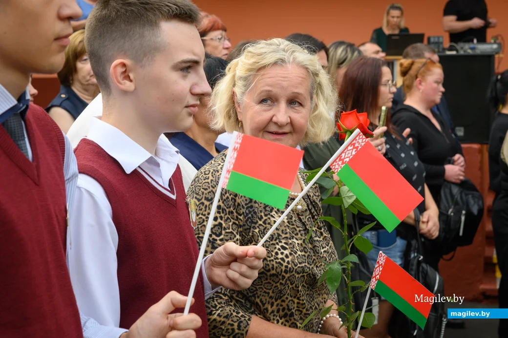 02.09.2024. Ул.Семенова,34. Начало учебного года в средней школе №17