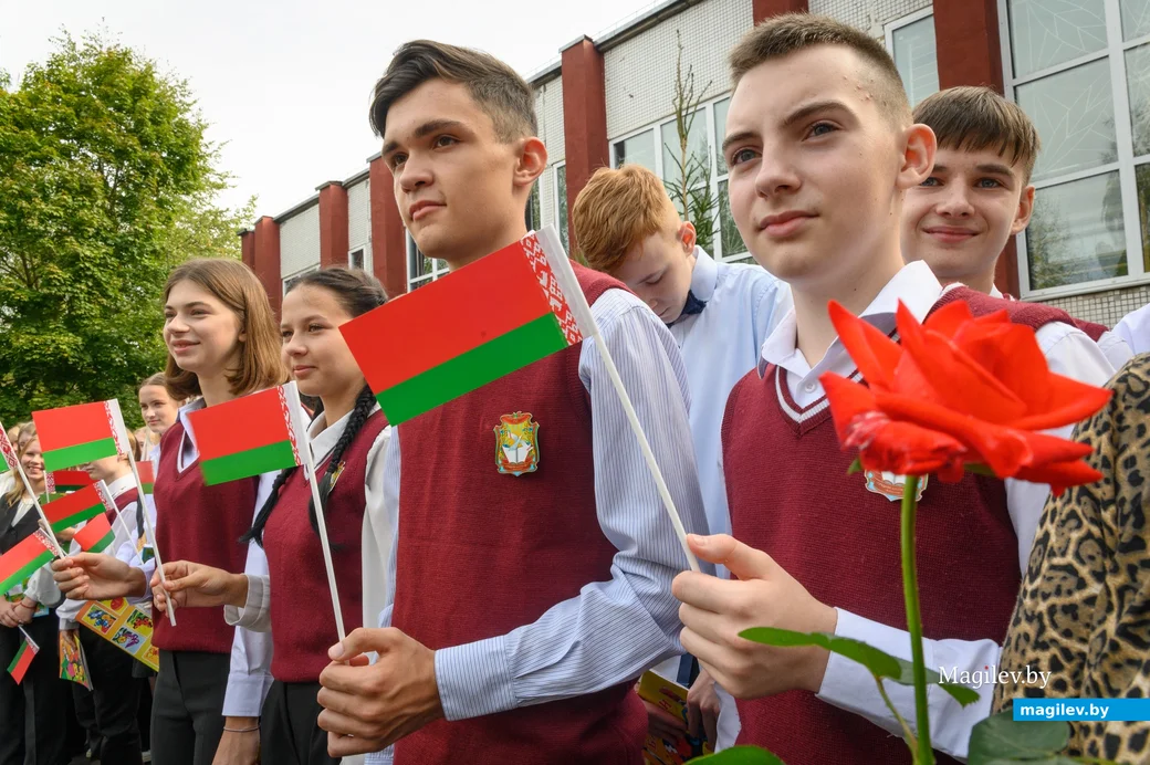 02.09.2024. Ул.Семенова,34. Начало учебного года в средней школе №17