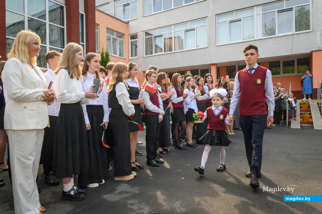 02.09.2024. Ул.Семенова,34. Начало учебного года в средней школе №17