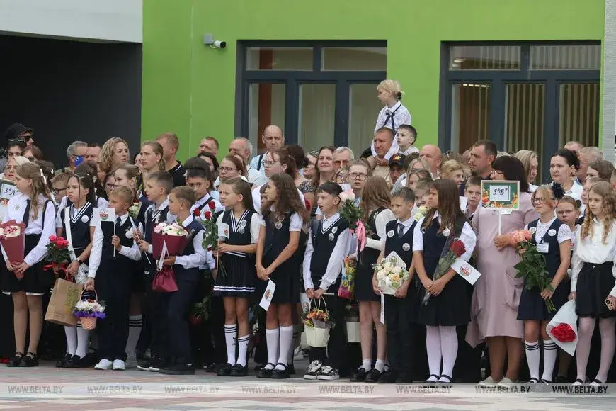 02.09.2024г. В Могилеве в торжественной обстановке открыли среднюю школу №24 им. К.М. Симонова в районе улиц Стасова и Гришина. Фото БЕЛТА