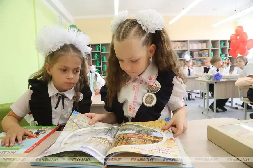 02.09.2024г. В Могилеве в торжественной обстановке открыли среднюю школу №24 им. К.М. Симонова в районе улиц Стасова и Гришина. Фото БЕЛТА