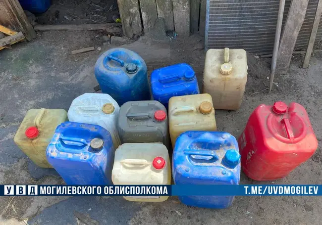 В Могилевском районе водитель агропредприятия похитил более 230 л топлива
