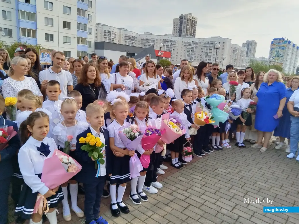 02.09.2024 г. Могилев. Торжественная линейка в средней школе №45.