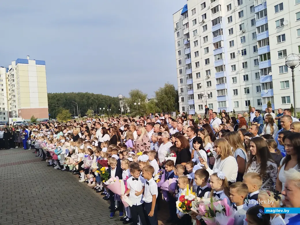 02.09.2024 г. Могилев. Торжественная линейка в средней школе №45.