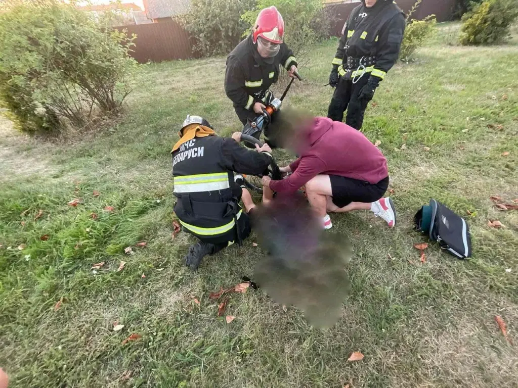 07.09.2024 г. Белыничи, Могилевская область. Нога ребенка застряла между вилкой переднего колеса и колесом велосипеда.
