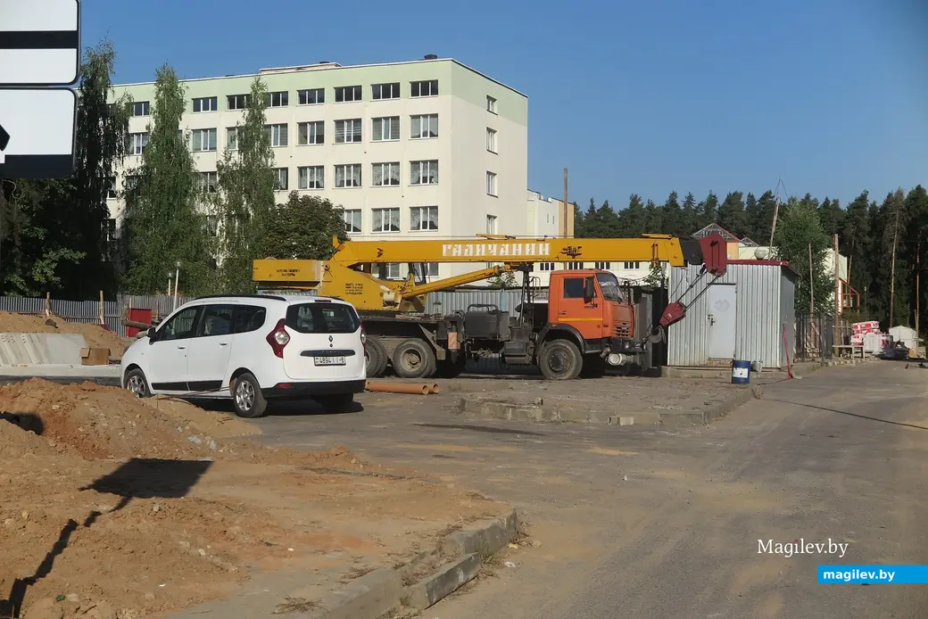 Сентябрь 2024г. Могилев, ул. Бялыницкого-Бирули. При областной детской больнице строят новый корпус.