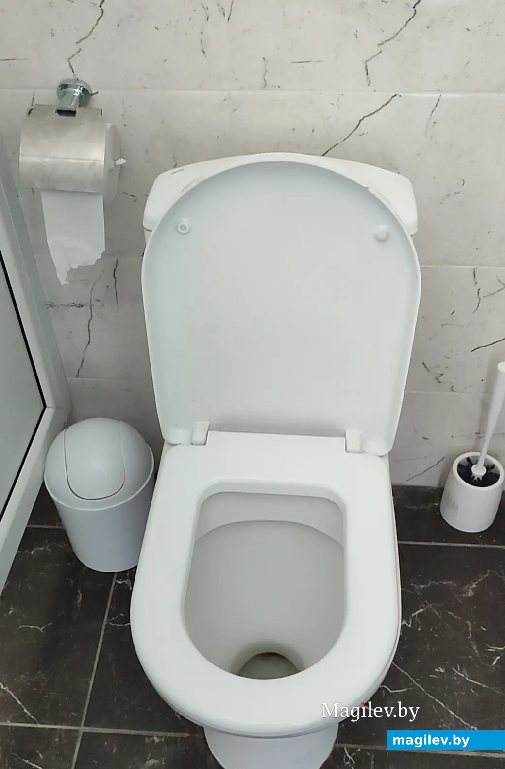 Сентябрь, 2024 г. Бесплатный общественный туалет в парке в Подниколье.