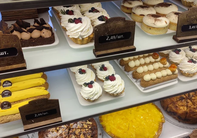 А можно кусок поменьше? Сходили в царство десертов Bakehouse