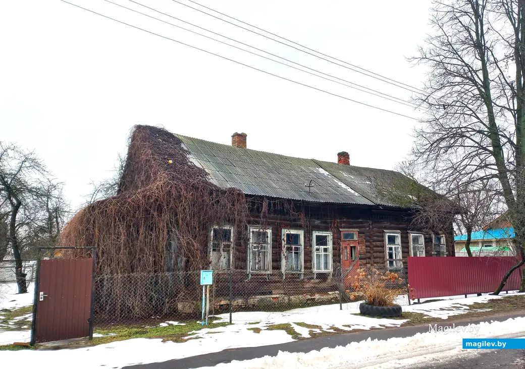 Волшебный домик по улице Первой железнодорожной, с двора которого началась книга «Парад планет». Могилев, зима, 2023 г.