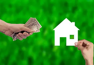 «Продал дачу, но продолжаю платить налог на землю. Почему?» Комментирует нотариус