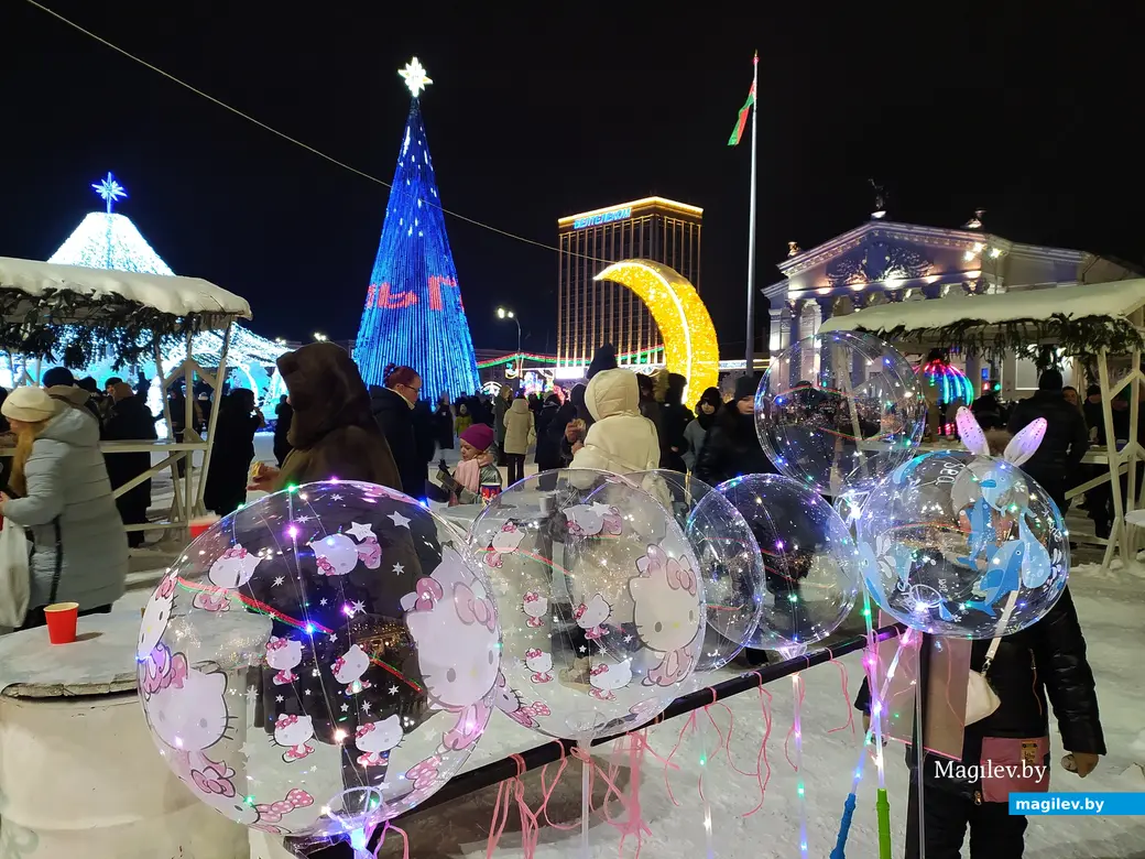 Гомель празднует Новый год и Рождество. Площадь Ленина, 6 января 2024 года