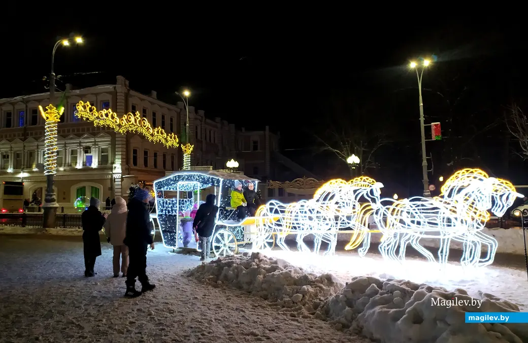 Гомель празднует Новый год и Рождество. Площадь Ленина 6 января 2024 года