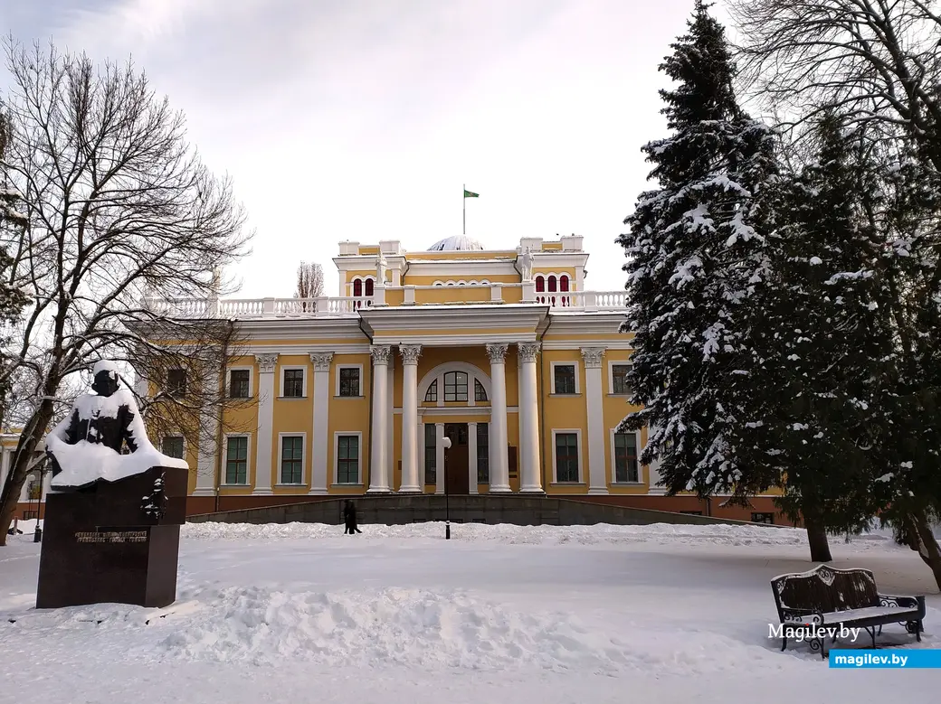 Поездка выходного дня в Гомель. Есть куда сходить и на что посмотреть в  зимнем городе | magilev.by