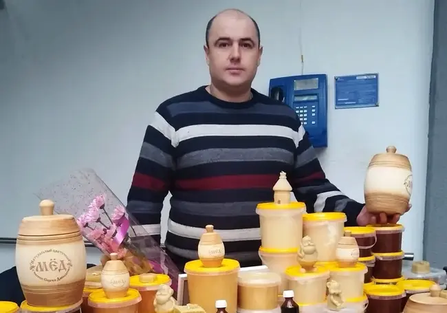 «Как выжить теперь пчеловоду? На другую работу идти». Пасечник из Вендорожа рассказал, почему собирается закрыть свое дело