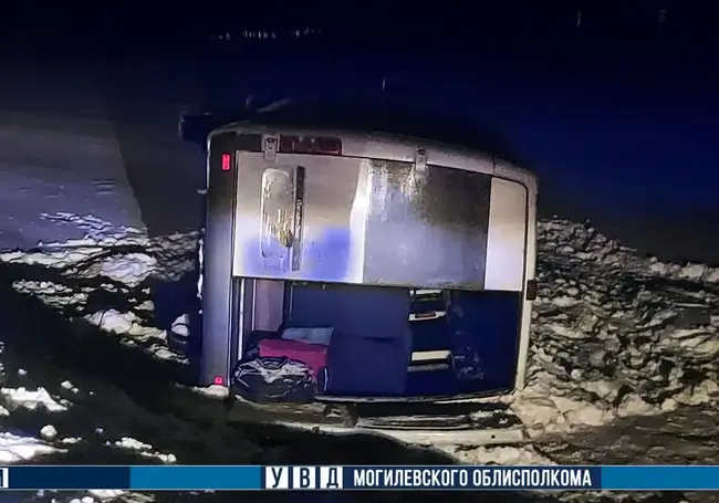 В Могилевском районе опрокинулась маршрутка