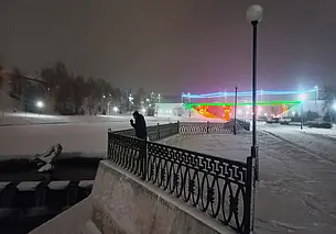 Могилевские мосты на Дубровенке засияли праздничным светом. Русалка Алка это подтверждает