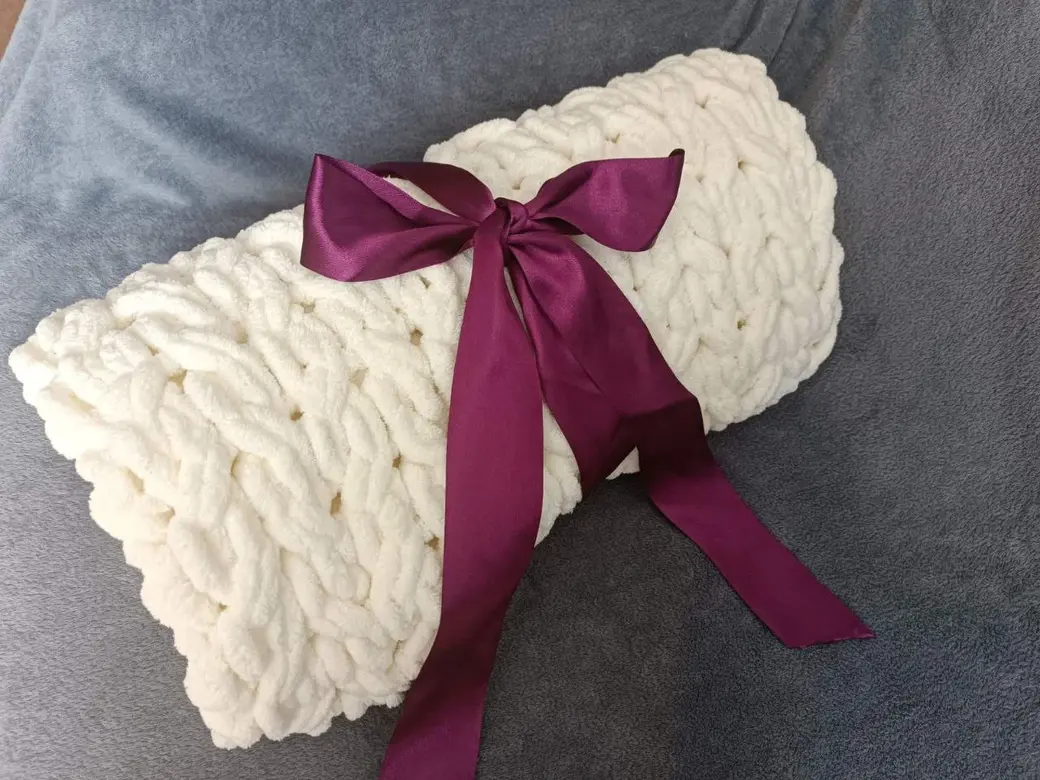 2023 год. Могилев. Плед для новорожденного, изготовленный Юлией Логиновой.