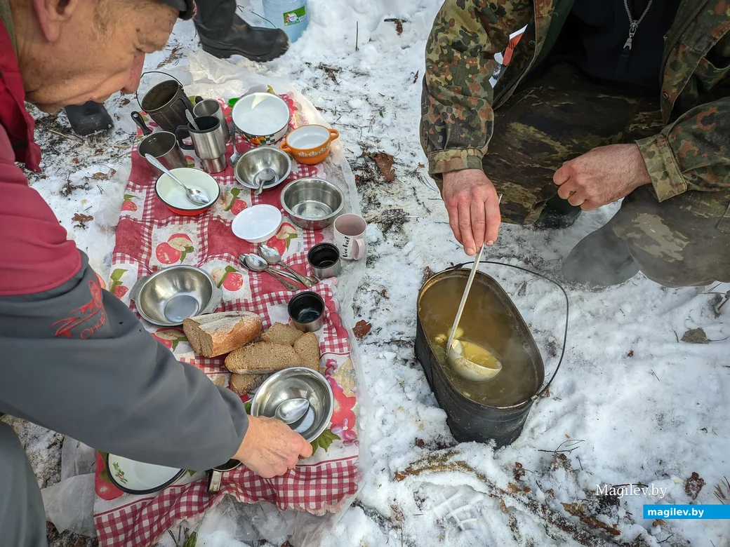 21.01.2024. Бобруйск. Всемирный день снега отметили туристы клуба «Родина» в лесопарковой зоне у
