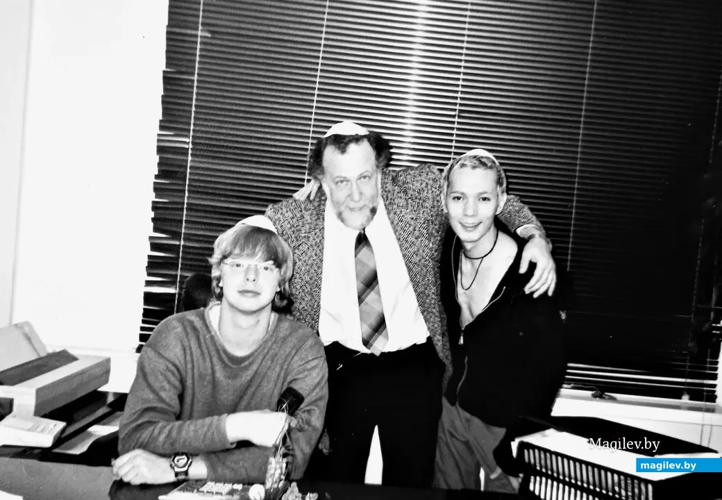 2000-е годы. Могилев, Владимир Браиловский с участниками группы «Иванушки International».