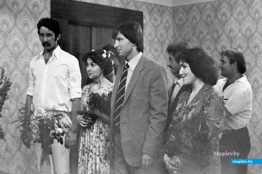 Лето 1981 года, Могилев, двор по улице Крыленко. Свадьба Игоря и Галины.
