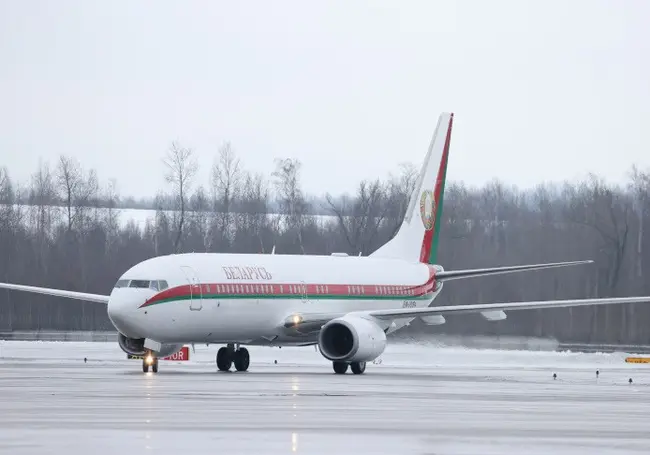 Лукашенко прилетел в Санкт-Петербург