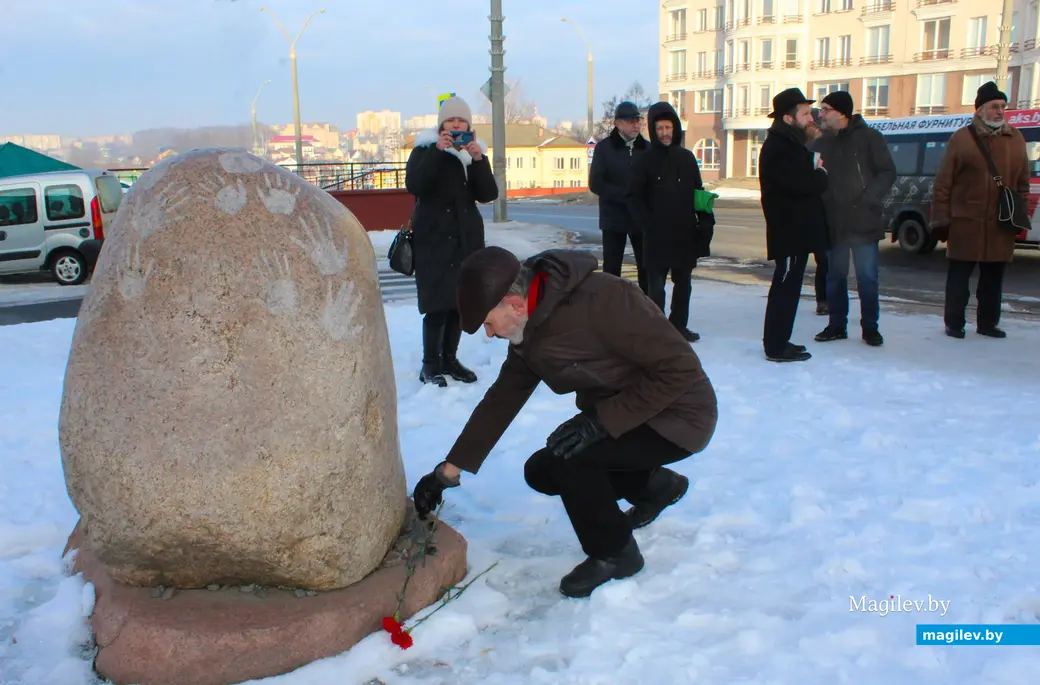 28 января 2024 года. Могилев. Камень по улице Лазаренко в память о погибших в гетто Могилева.