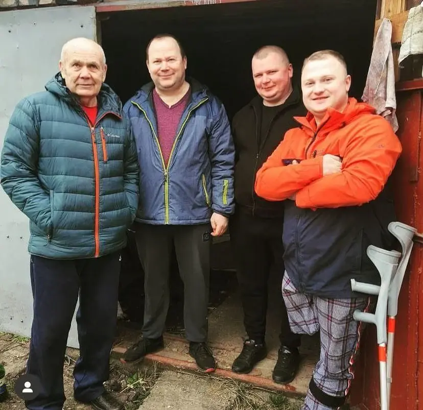 Валерий Гаврилик с друзьями.