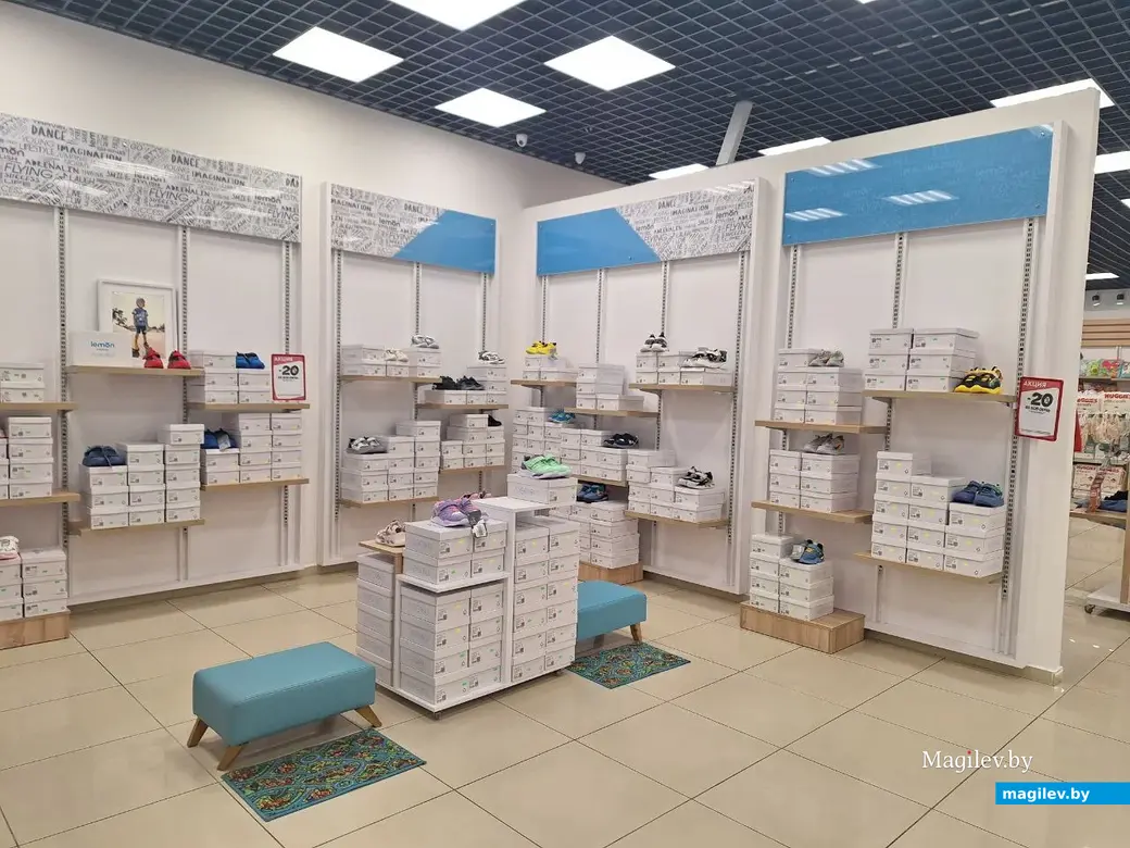 29 января 2024 г. Могилев, Минское шоссе, ТЦ «Парк Сити». Полки в «Бусліке» поредели, но магазин продолжает работать.