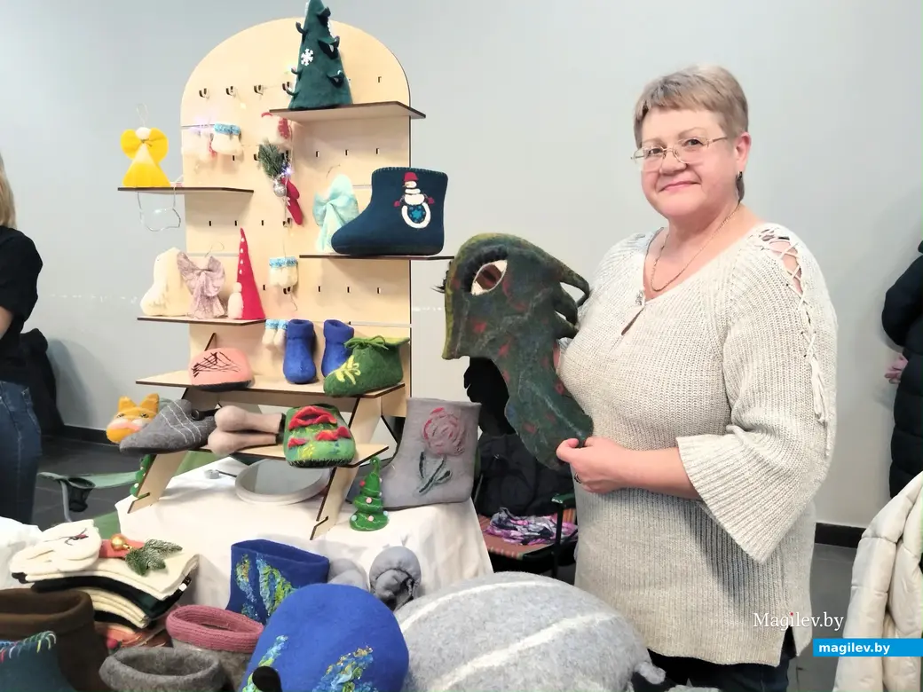 Могилев, 2024 г. Елена Карпеченко. Валяние из овечьей шерсти мокрым способом.