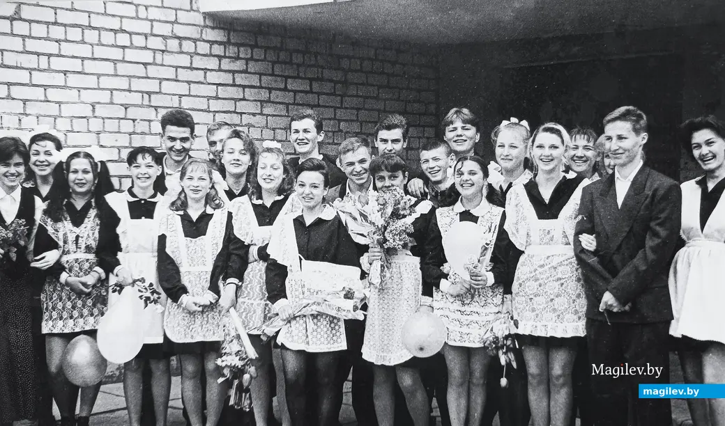 Май 1997 г., Могилев, Казимировка, последний звонок для выпускников СШ 19.