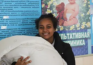 Мигрантка из Эфиопии родила в Могилеве дочку, а сейчас живет с ней в Славгороде