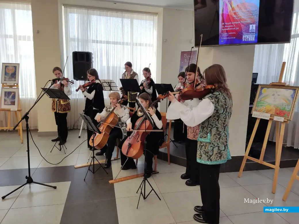 9.02.2024 г. Могилев, выставочный зал. На открытии арт-проекта «Вечная женственность»