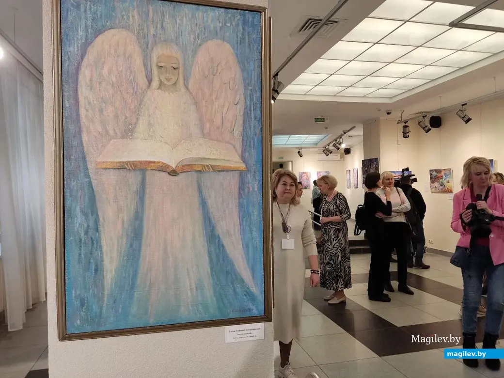9.02.2024 г. Могилев, выставочный зал. На открытии арт-проекта «Вечная женственность»