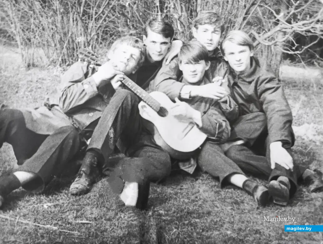 1971 год, Могилев. С друзьями на природе.