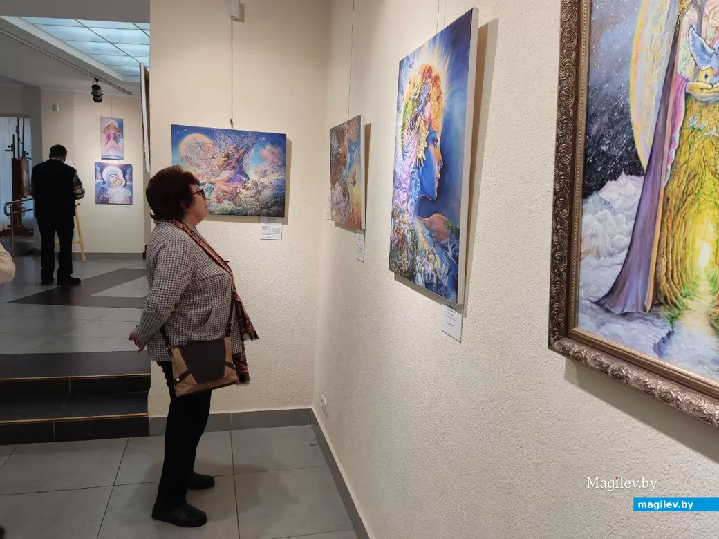 9.02.2024 г. Могилев, выставочный зал. На открытии арт-проекта «Вечная женственность»
