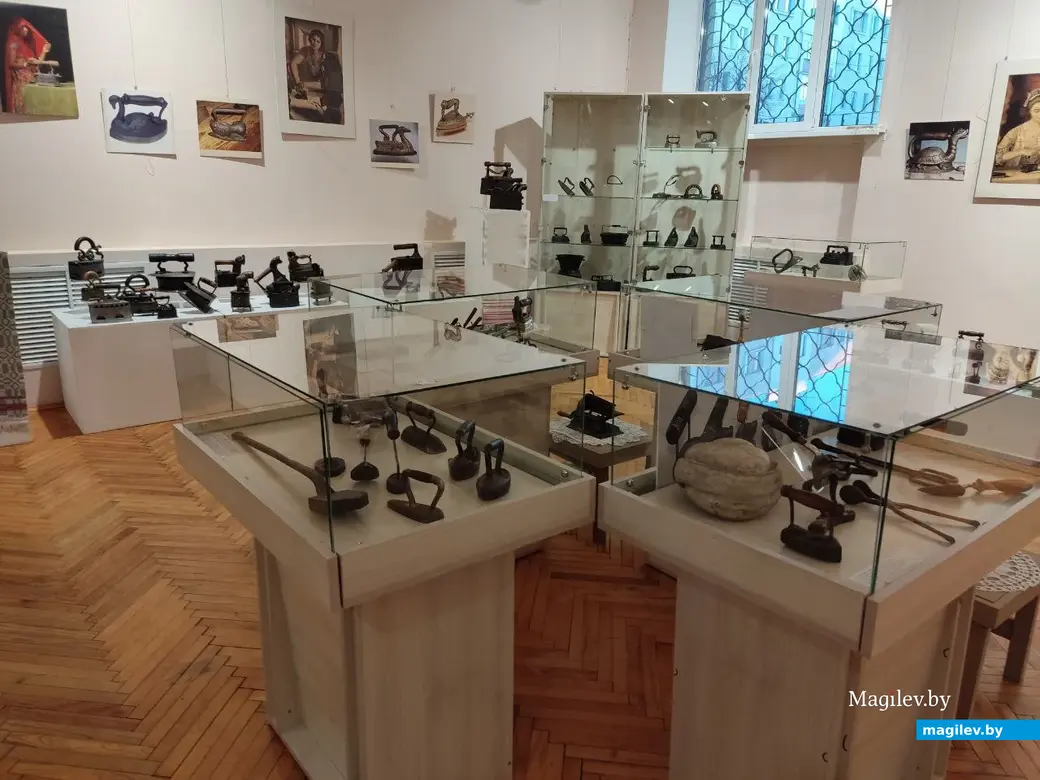 9.02.2024 г. Могилев, музей этнографии. Выставка «Летопись утюга: разгладим страницы»