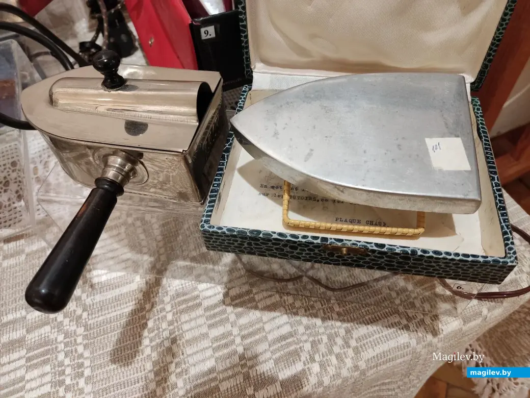 9.02.2024 г. Могилев, музей этнографии. Выставка «Летопись утюга: разгладим страницы». Два в одном: хочешь гладь, хочешь - кофе вари!