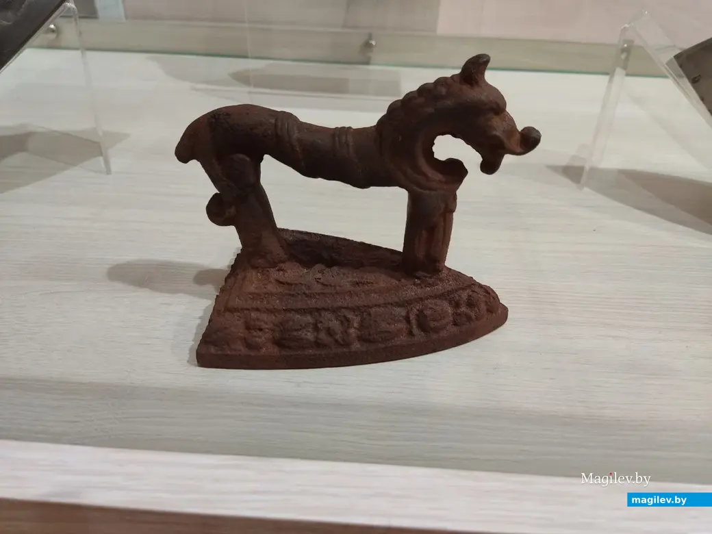 9.02.2024 г. Могилев, музей этнографии. Выставка «Летопись утюга: разгладим страницы»